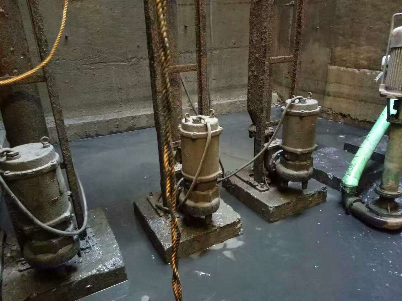 泰和污水池清理