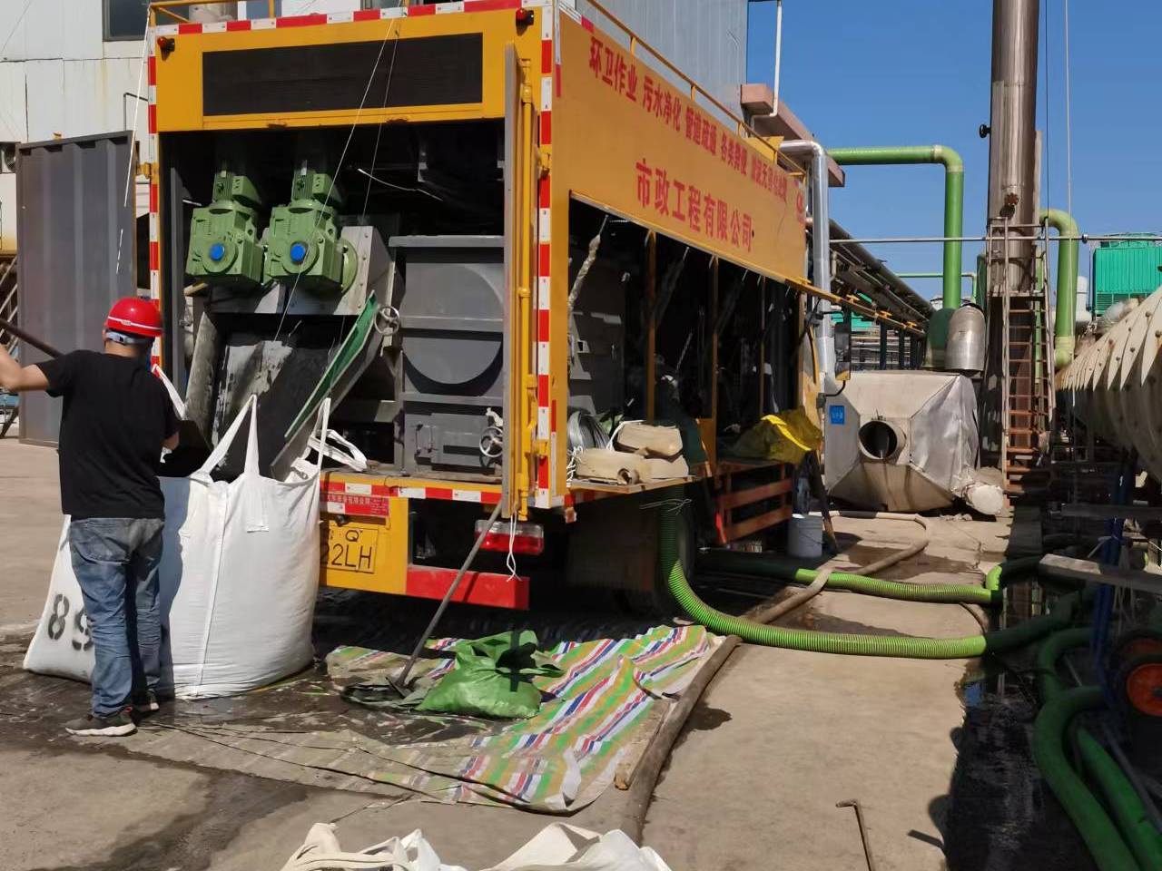 泰和淤泥压干处理